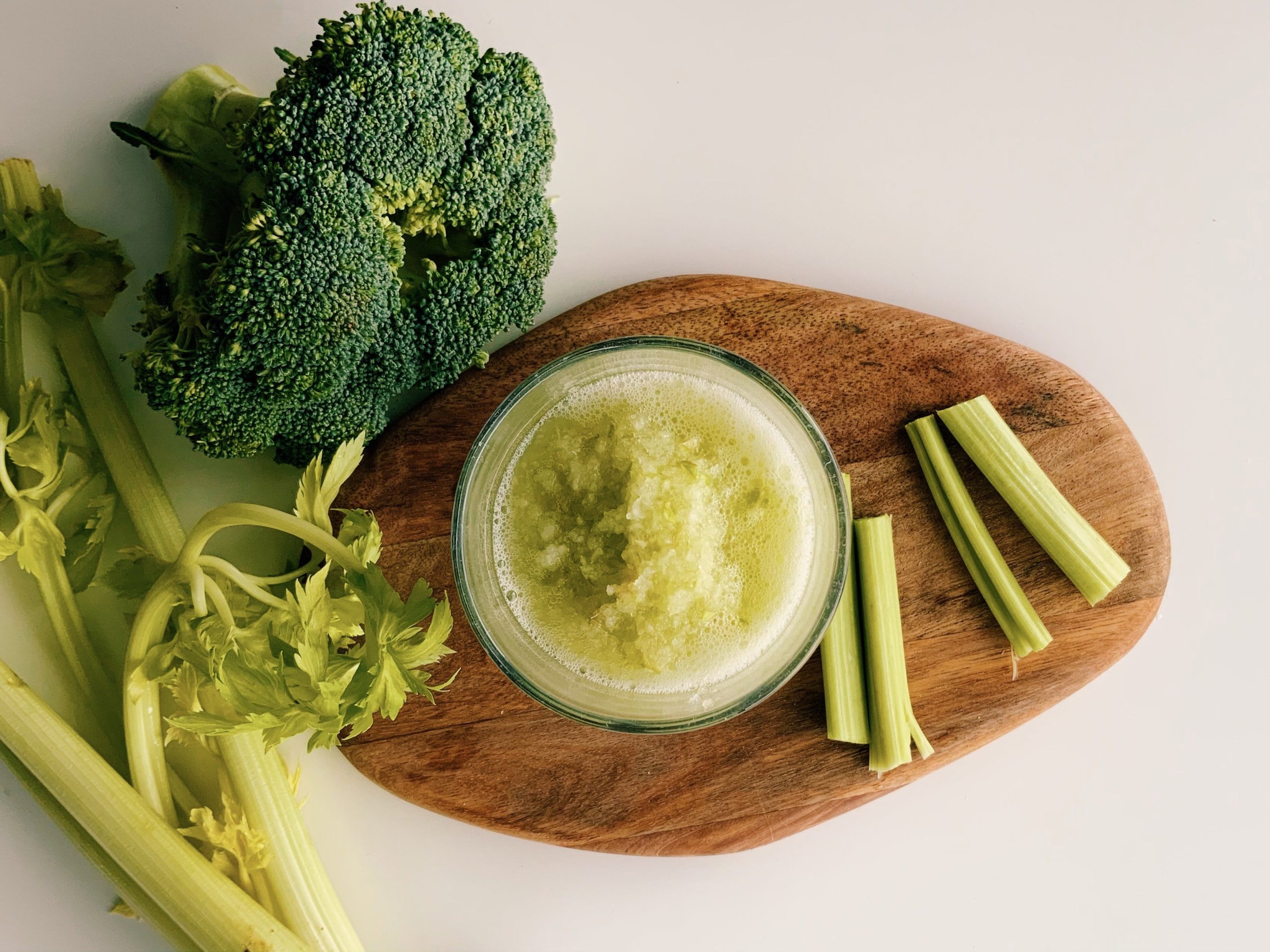 Suppe mit grünem Gemüse