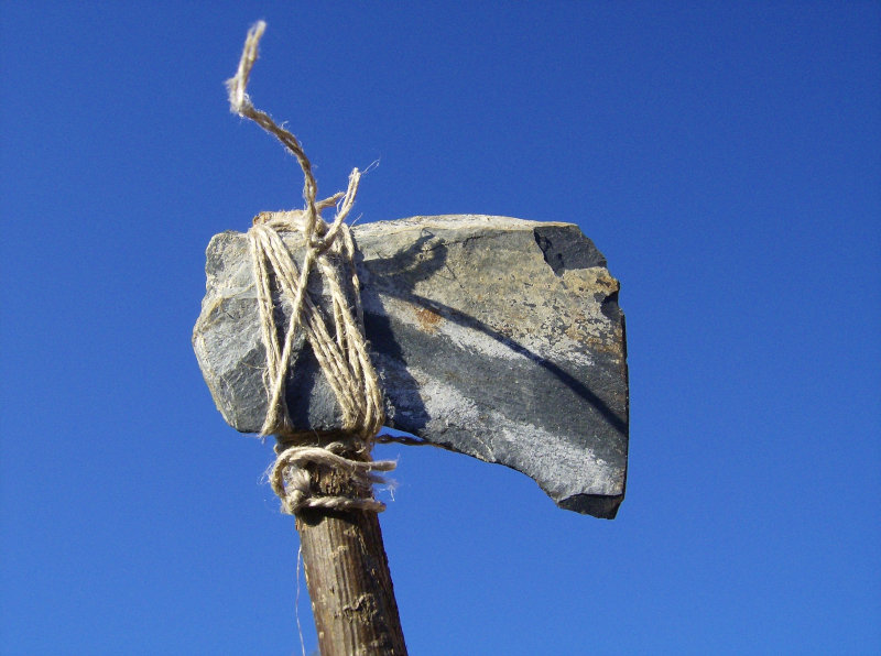 Eine Axt wie aus der Steinzeit